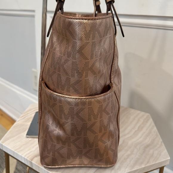 Michael Kors Bag Rose Gold Metallic Jet Set Tote - Picture 5 of 17
